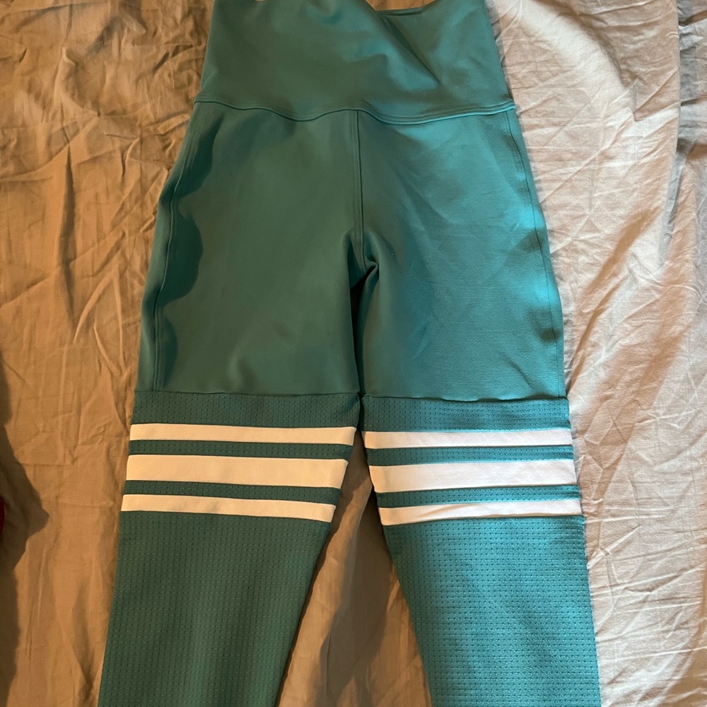 Super stretchy, fit like a S-M